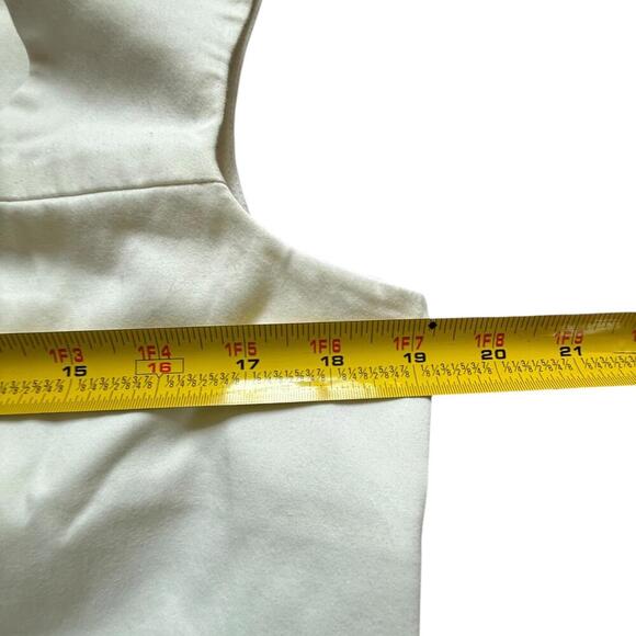 Calvin Klein White Sleeveless Sheath Dress 	•	Size: Approx. US 6 (Small–Medium) - Picture 5 of 6